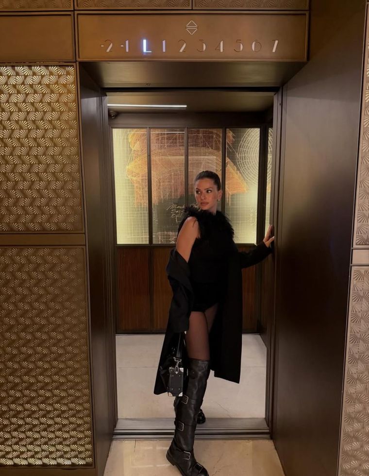 El tapado clave del look de la China Suárez.