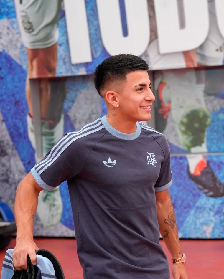 Thiago Almada no jugó, pero estuvo presente en la Bombonera. Foto: @thiago_almada23
