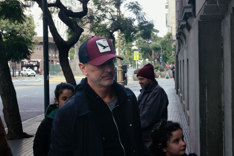 El periodista Diego Sehinkman presente en el último adiós a Mario Mactas. Foto: RS Fotos. El periodista Diego Sehinkman presente en el último adiós a Mario Mactas. Foto: RS Fotos.