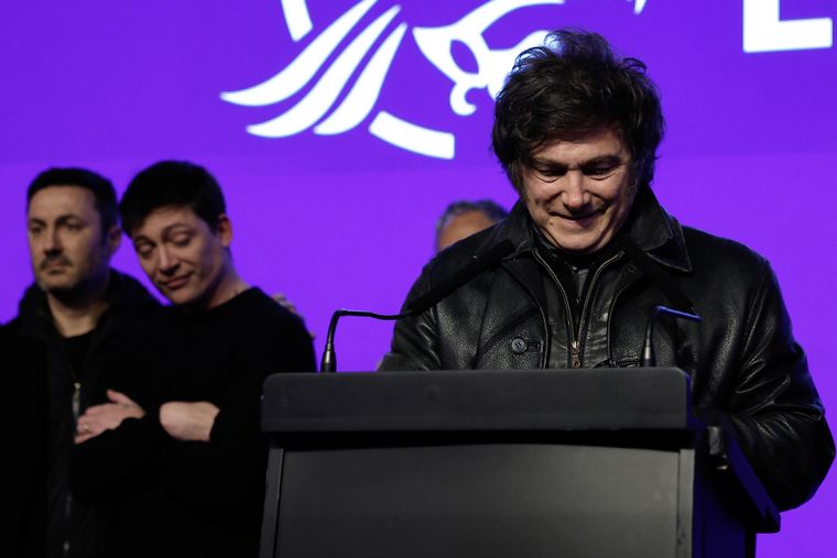 Javier Milei y Santiago Caputo  Javier Milei y Santiago Caputo