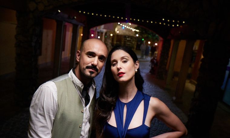 Francisca Valenzuela y Abel Pintos comparten el feat abrazándonos La cantante tiene un fuerte perfil feminista