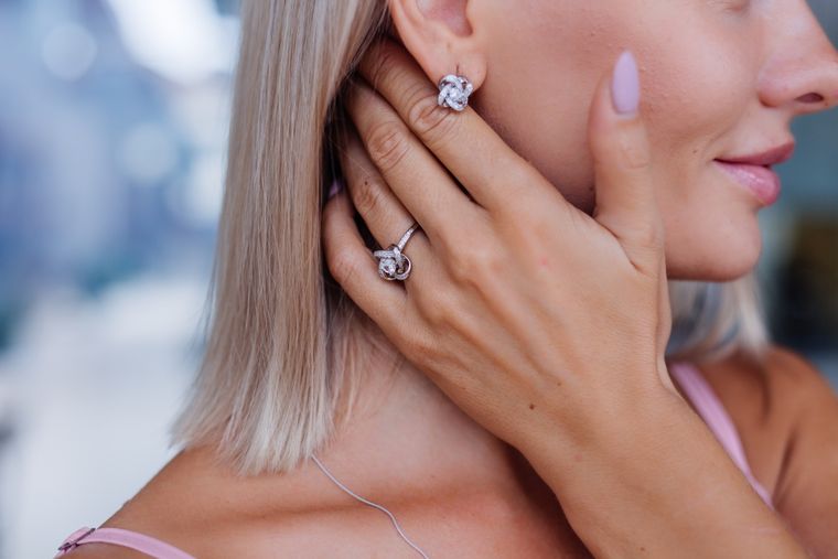 Promise ring o anillo de compromiso, te contamos los detalles detrás de este símbolo de unión y amor Foto: Freepik