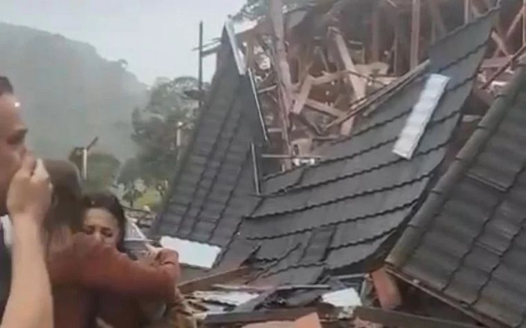 Se derrumbó la sala de la Gruta Nossa Senhora de Lourdes, sur de Brasil. Foto: Captura de video