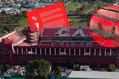 Independiente negó que haya habido un nuevo desplazamiento en una de sus tribunas populares. Foto: NA, Prensa Independiente y @CAIplaneta Independiente negó que haya habido un nuevo desplazamiento en una de sus tribunas populares. Foto: NA, Prensa Independiente y @CAIplaneta