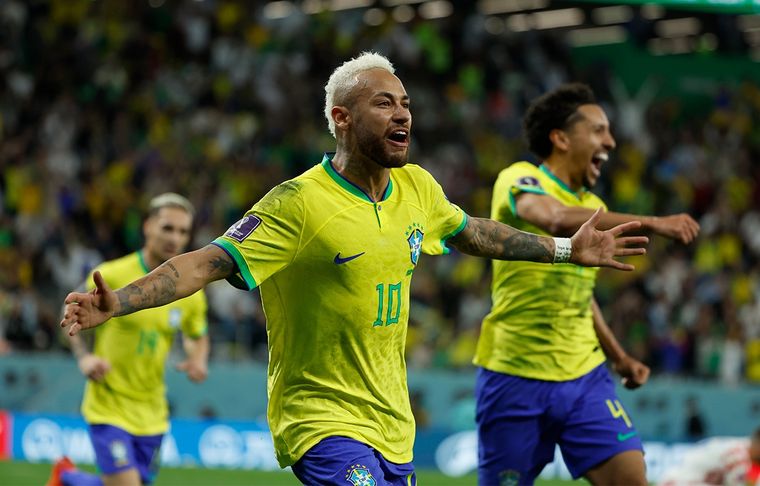 Neymar, con su gol a Croacia, alcanzó a Pelé como el máximo anotador en la historia de la selección de Brasil. Foto: EFE