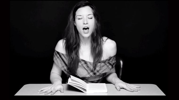 Foto: hystericalliterature.com / Clayton Cubitt