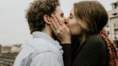 Según el horóscopo, septiembre traerá un romance apasionado para algunos signos zodiacales.