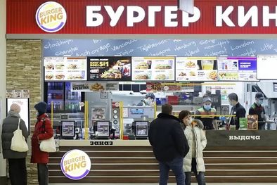 MDZol | Restaurant Brands International, la compañia dueña de Burger King, señaló que redireccionará las ganancias de sus más de 800 franquicias en Rusia a actividades humanitarias. Foto: GETTY IMAGES