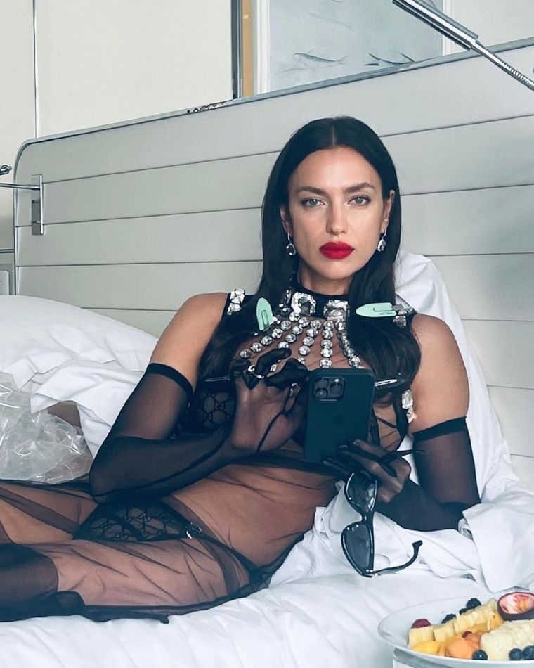 Irina Shayk conquista a sus fans con sus publicaciones en redes sociales. Foto: Instagram