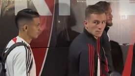 Giuliano Galoppo desafió con la mirada a un hincha de River tras la eliminación de la Copa Argentina. Giuliano Galoppo desafió con la mirada a un hincha de River tras la eliminación de la Copa Argentina.
