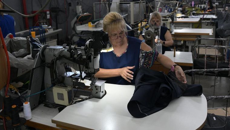 En Argentina existe un amplio consenso de que debe hacerse una reforma laboral. La discrepancia está en cómo hacerlo. En Argentina existe un amplio consenso de que debe hacerse una reforma laboral. La discrepancia está en cómo hacerlo.