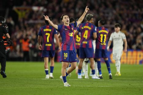 El Barcelona s econsagró campeón de LaLiga tras vencer al Real Madrid en El Clásico. El Barcelona s econsagró campeón de LaLiga tras vencer al Real Madrid en El Clásico.