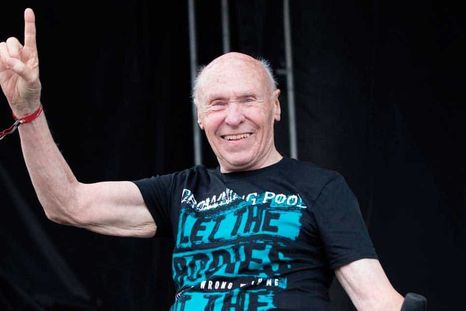 ¡Terribles capos!: Se fugaron del asilo y fueron a oír heavy metal