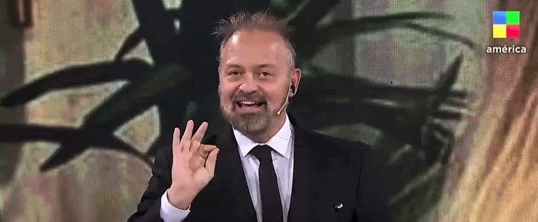 Augusto Tartúfoli se sinceró sobre sus gustos musicales, pero de manera polémica. Foto: Captura de pantalla Youtube América TV.