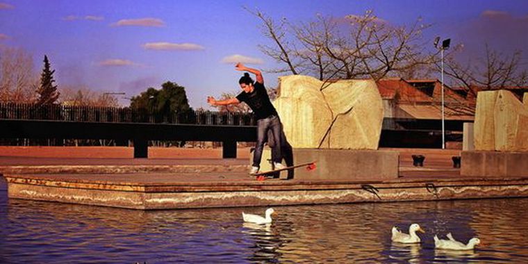 En acción: Parque Central. Foto: Rock N Board