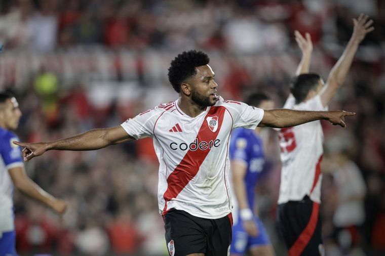 El colombiano le dio la ventaja a su equipo. Foto: Fotobaires