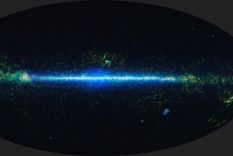 Fotografía del cielo con el Wide-field Infrared Survey Explorer (WISE). La luz infrarroja muestra longitudes de onda que son más largas que las visibles para el ojo humano. Con los datos de esta imagen se encontró evidencia de El Accidente. Foto: NASA/JPL-CALTECH/UCLA