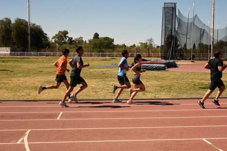 mendoza recibe al atletismo cuyano con mas de 150 atletas y una jornada a pura competencia mendoza recibe al atletismo cuyano con mas de 150 atletas y una jornada a pura competencia