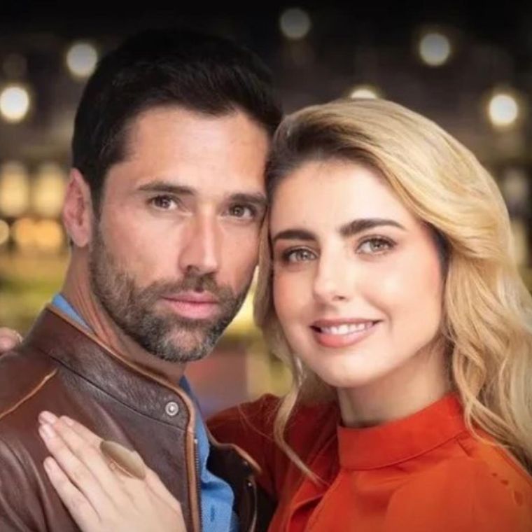 Matías Novoa junto a su novia Michelle Renaud Foto: ARCHIVO