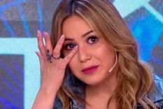 Casi suspende el show Karina preocupó a sus fans que la esperaban en Entre Ríos. Casi suspende el show Karina preocupó a sus fans que la esperaban en Entre Ríos.