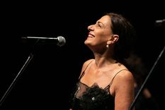 Verónica Cangemi presentando su disco en honor a Mendoza, en el Teatro Independencia. Foto: Gentileza