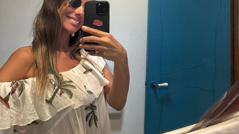 El look bohemio de Pampita en Ibiza.