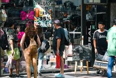 Consumo e inversión, dos de las variables que retroceden en el arranque de la gestión Milei. Foto: Santiago Tagua/MDZ