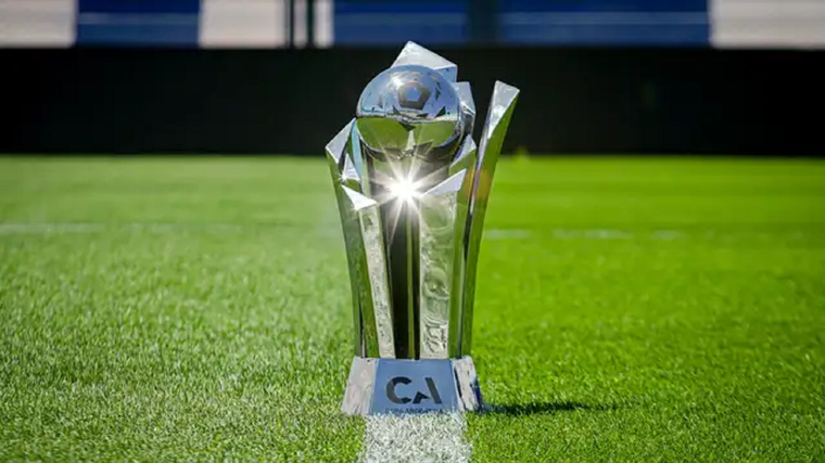 El trofeo espera a conocer al nuevo ganador de la competencia. Foto: @CopaArgentina