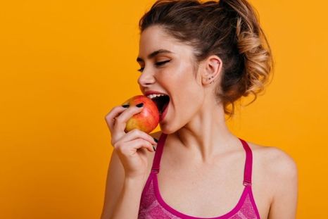 Comer una manzana al día te cambiará la existencia. Foto: Archivo