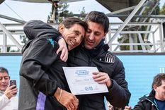 Diego Milito quiere que Costas siga en Racing por muchos años. Diego Milito quiere que Costas siga en Racing por muchos años.
