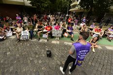 conflicto universitario: sindicatos dictan clases frente al departamento de adorni por la crisis en la uba