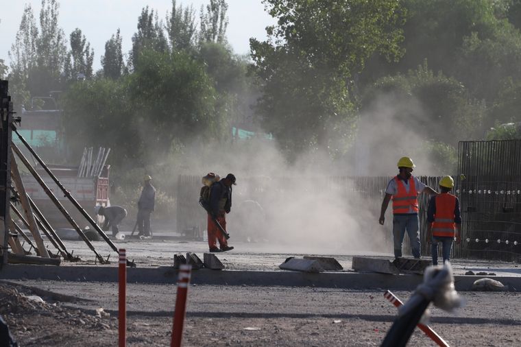Las obras en la Ruta Provincial N°82 siguen a toda marcha. Foto: Maximiliano Ríos/MDZ