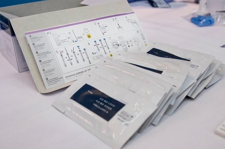 Medio millón de test de antígenos serán distribuidos en todo el país