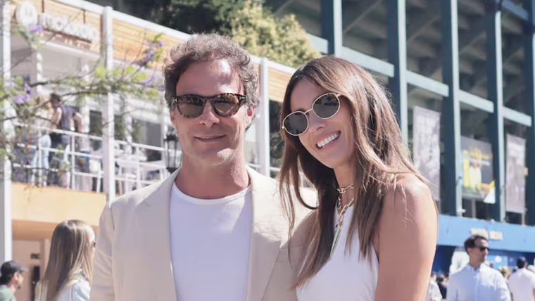 La pareja se reencontró y la modelo enfrentó a la prensa.