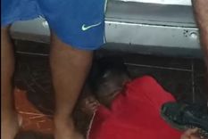 El delincuente intentó escapar tirándose a una acequia, pero fue alcanzado y reducido. Foto: Gentileza vecinos barrio Soeva