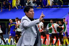 Eduardo Villegas, DT de Always Ready, se quejó porque consideró exagerada la roja a Ramallo y porque no expulsó a Gastón Ávila tras el tumulto. Eduardo Villegas, DT de Always Ready, se quejó porque consideró exagerada la roja a Ramallo y porque no expulsó a Gastón Ávila tras el tumulto.