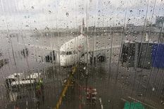El Aeropuerto Internacional de Ezeiza sin operaciones por la tormenta. Foto: NA
