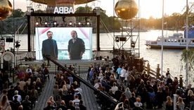 Fans de Abba se reunieron en Estocolmo para oír el anuncio del jueves. Foto: GETTY IMAGES