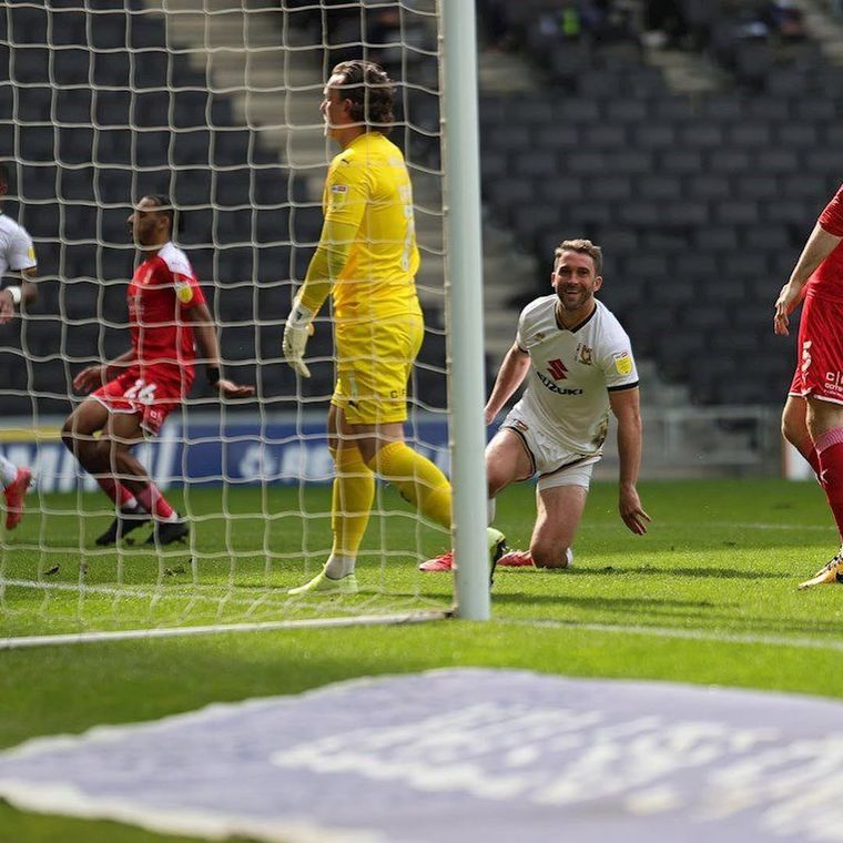 Las defensas están aterrorizadas cuando el 9 es Will Grigg Las defensas están aterrorizadas cuando el 9 es Will Grigg