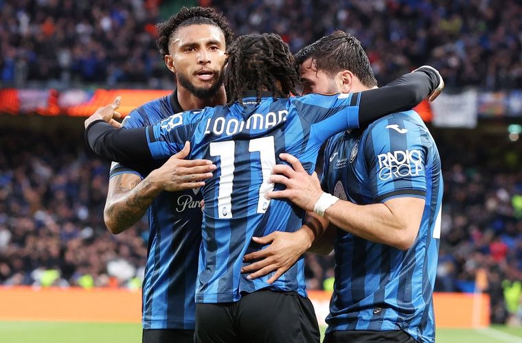 El británico le dio el título a su equipo Foto: EFE