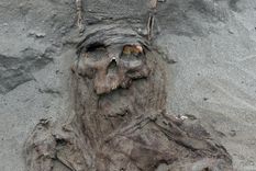 descubren 150 tumbas de una cultura desconocida