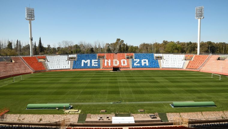 El Malvinas Argentinas celebra 47 años. En MDZ repasamos dos antecedentes históricos fuera del fútbol. Foto: Rodrigo DAngelo / MDZ
