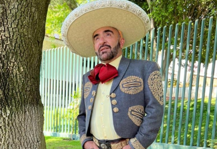 Vicente Fernández Jr. está comprometido con Mariana González, la “Kim Kardashian de Tepatitlán”.