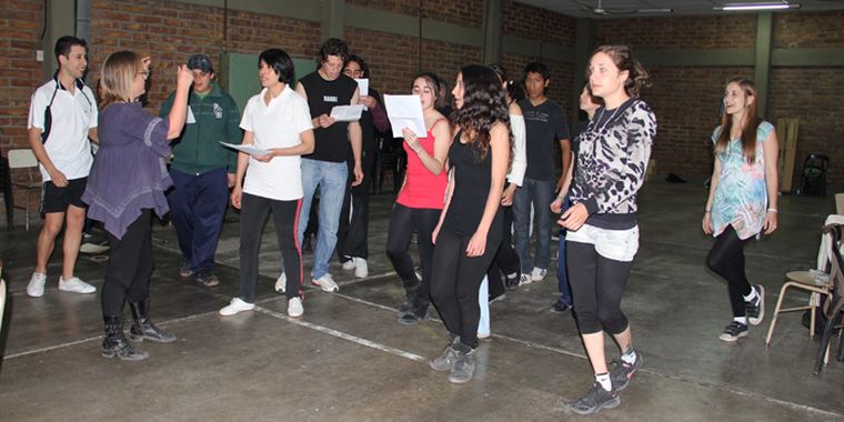 El ensayo de los artistas. Foto: Maggie Ojcius/Mediamza.com