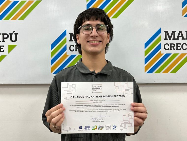 El joven de la UTN presentó un ensayo sobre transición energética y un proyecto ambiental que lo llevó hasta Rusia.