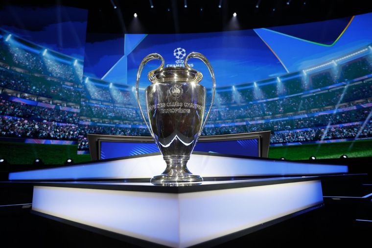 Se llevó a cabo el sorteo de octavos de final de la Champions League Foto: EFE
