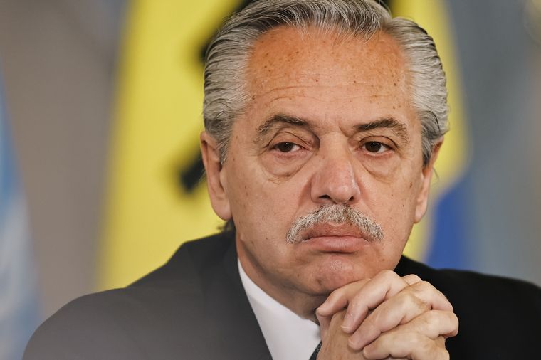 El juez federal Julián Ercolini archivó una denuncia de Alberto Fernández contra Javier Milei a raíz de sus polémicos dichos sobre el peso Foto: EFE