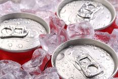 Así funcionan las primeras latas de bebidas del mundo que se enfrían solas y que acaban de ser lanzadas en Estados Unidos