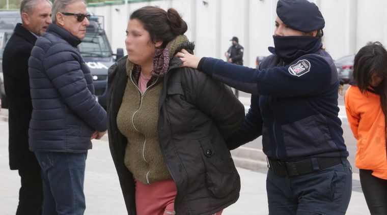 De los 14 detenidos, tres son mujeres que serán trasladadas al penal de Cacheuta. Foto: Gobierno de Mendoza