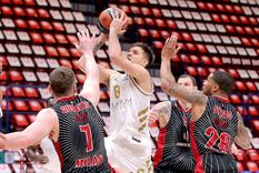 Nico Laprovíttola en acción.